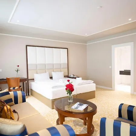 公寓式酒店 Palace - Culture, Nature & Health 4*